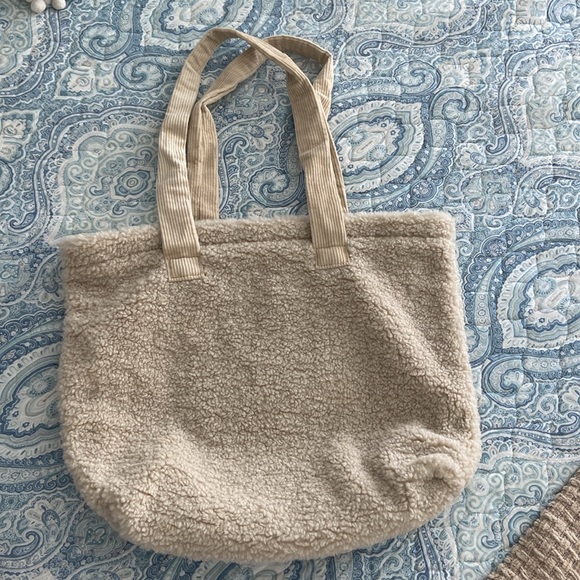 American Eagle Faux Fur Bag - Picture 2 of 5